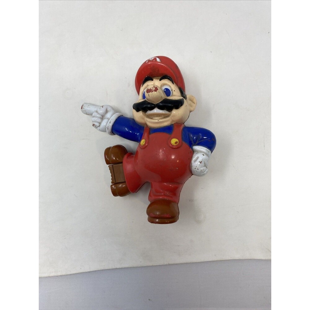 RARE VINTAGE Nintendo Super Mario World Playtime Mario Water Squirter